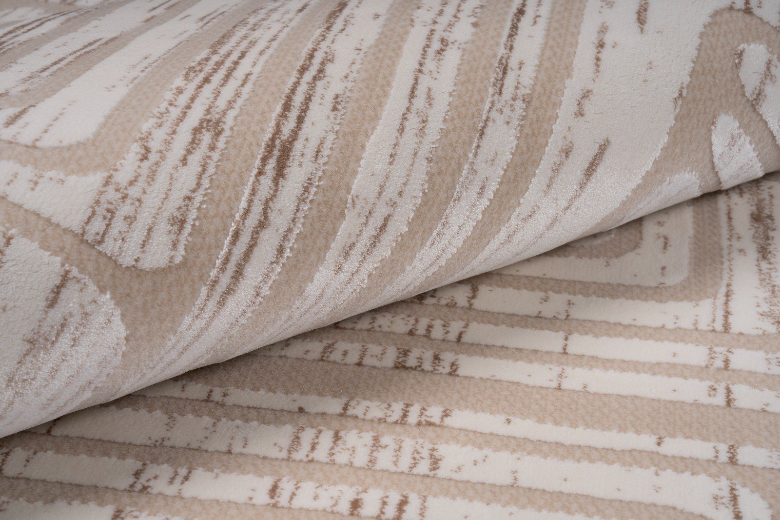 Persian silk carpet - Image 9